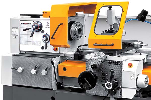 Загальний вигляд токарного верстата CU-400 (СУ-400) CU-400 (СУ-400) Верстат токарно-гвинторізний. Загальний вигляд